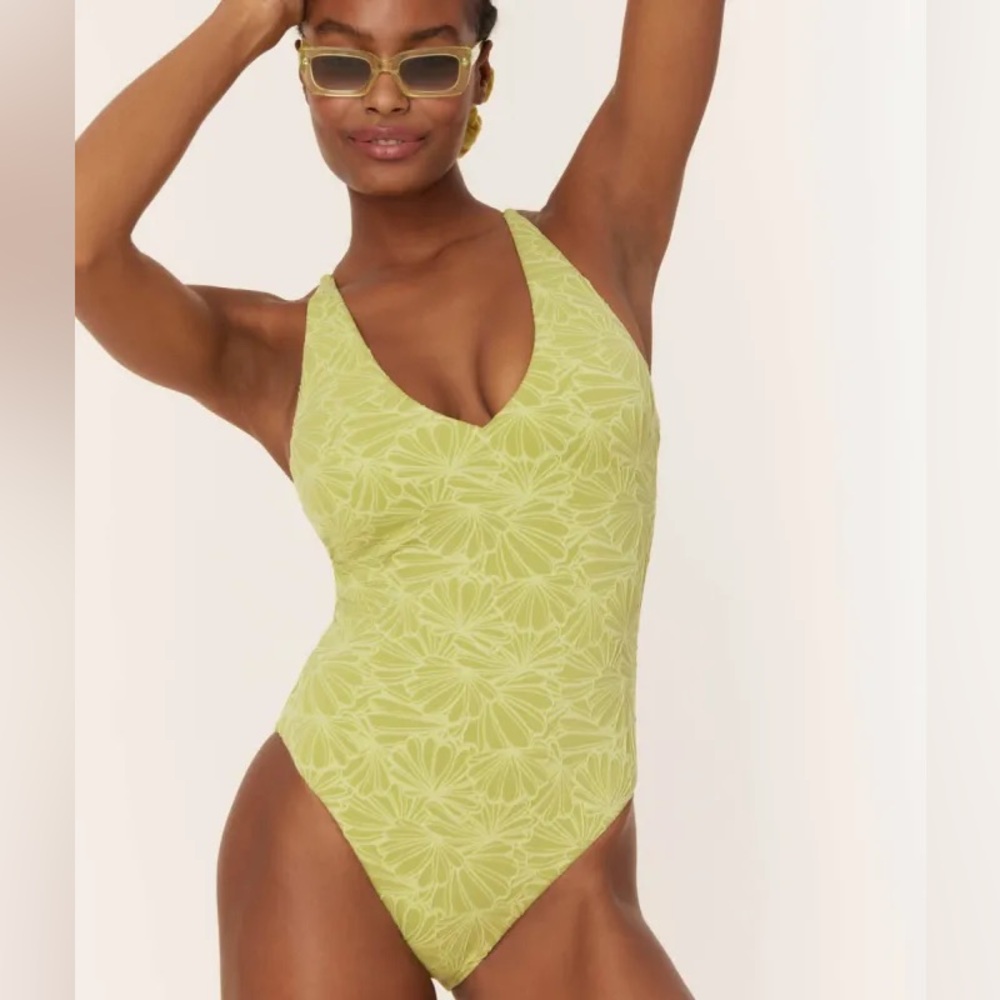The Elwood One Piece - Textured Floral - Daiquiri - Classic Medium